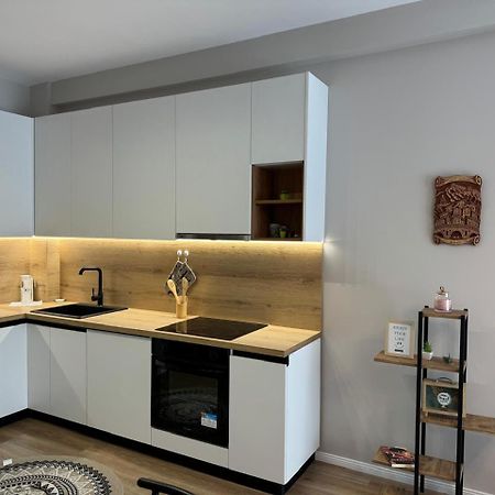 Olivia House Apartment Yzberishti Екстериор снимка