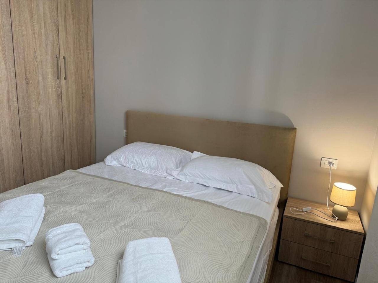 Olivia House Apartment Yzberishti Екстериор снимка