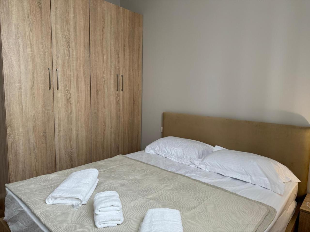 Olivia House Apartment Yzberishti Екстериор снимка